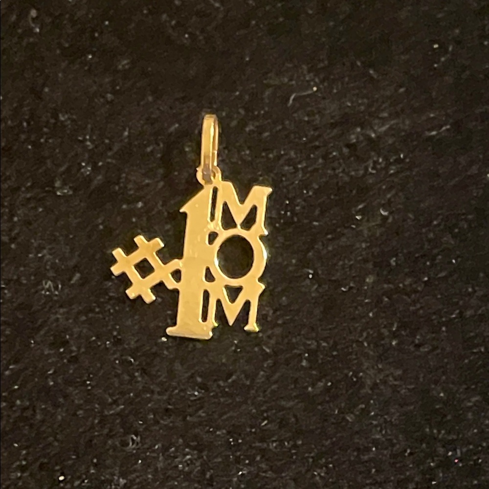 14K Yellow Gold #1 Mom Charm Yellow Gold 0.5 Grams